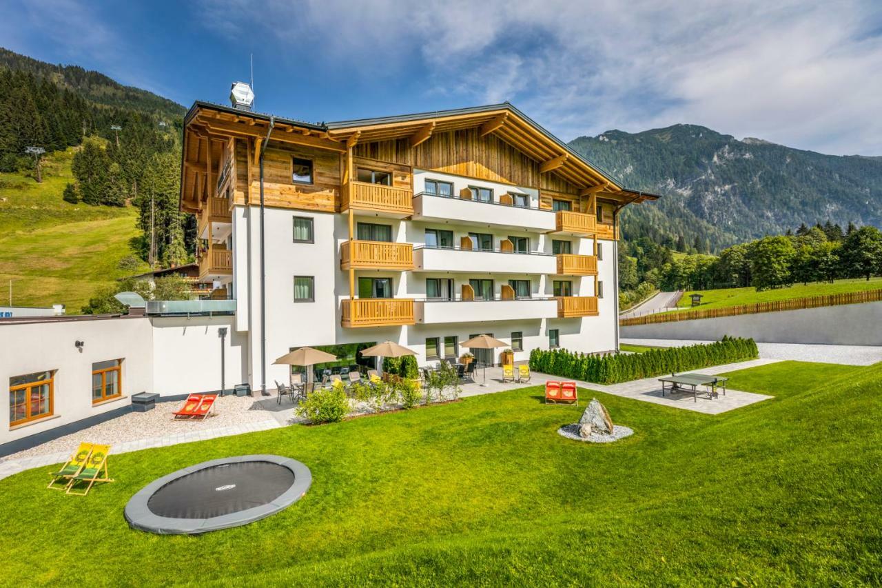 Ofenturl Alpine Living Aparthotel Flachau Exterior photo